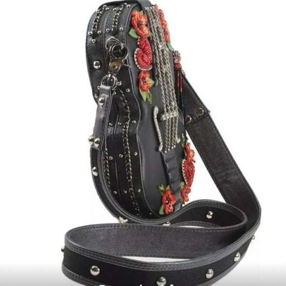 Mary Frances Heart String Bag. Rare Luxury - Picture 4 of 7